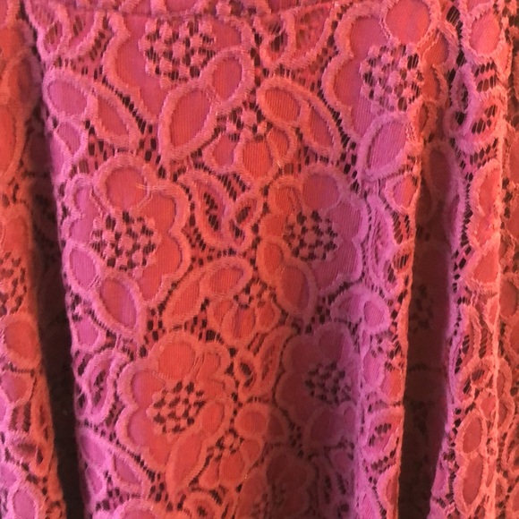 Beautiful lace dress. NWT never worn. Pretty plum color - Picture 2 of 4